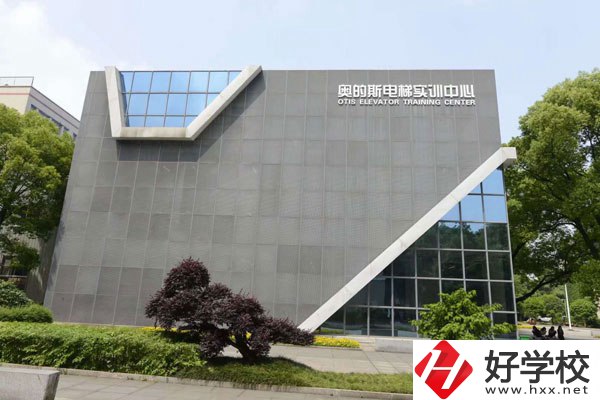湘潭信息中等職校如何？學(xué)費(fèi)情況怎么樣？