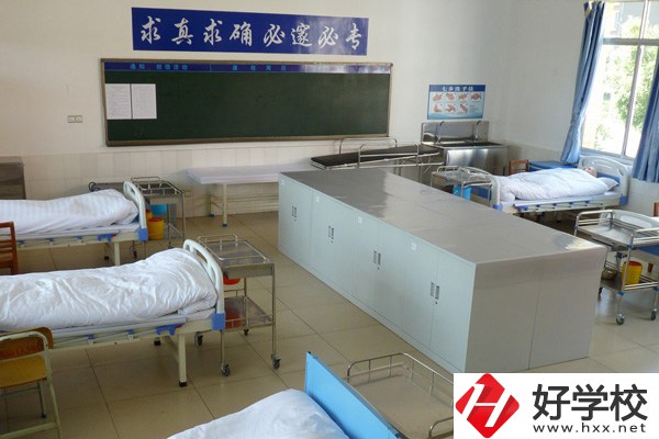 長沙有哪些中職學(xué)?？梢詫W(xué)護(hù)理專業(yè)？