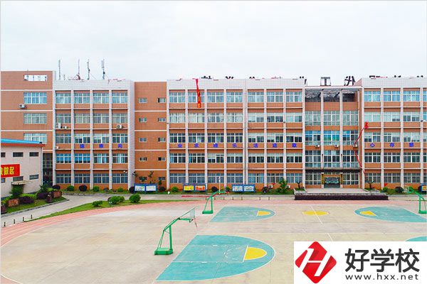 湖南護(hù)理學(xué)校值得去讀嗎？開(kāi)設(shè)哪些專(zhuān)業(yè)？