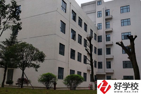 湖南有色金屬中等專業(yè)學(xué)校有哪些招生專業(yè)，收費(fèi)情況如何？