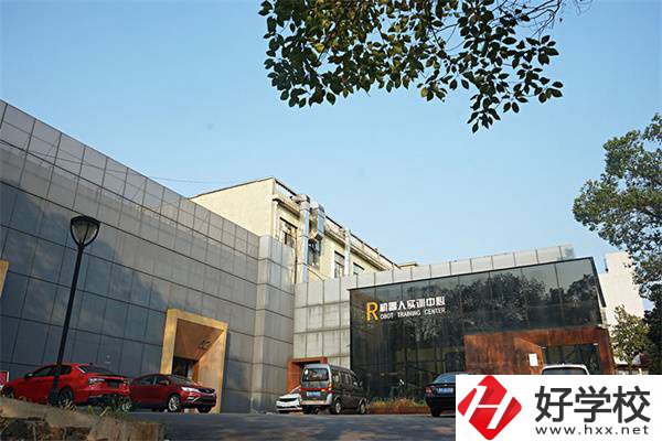 湘潭技師學(xué)院畢業(yè)是什么文憑？招不招收初中生？