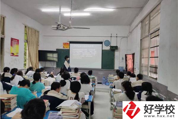 懷化鶴城區(qū)有幾所職高？有什么專業(yè)？