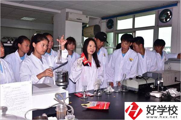 岳陽有哪所中職學(xué)校有辣條專業(yè)？該專業(yè)學(xué)了有用嗎？