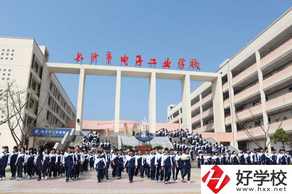 長沙可以學(xué)電子商務(wù)專業(yè)的中職學(xué)校有哪些？