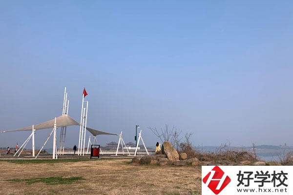 想學(xué)幼兒保育專業(yè)，張家界這三所中職學(xué)校值得一看