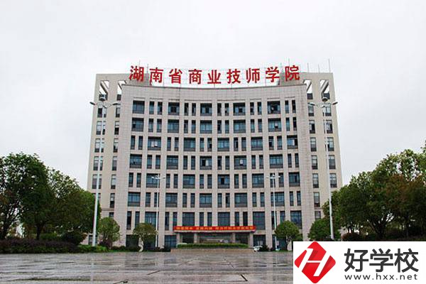 株洲比較好的廚師培訓(xùn)學(xué)校有哪些？烹飪專業(yè)好就業(yè)嗎？