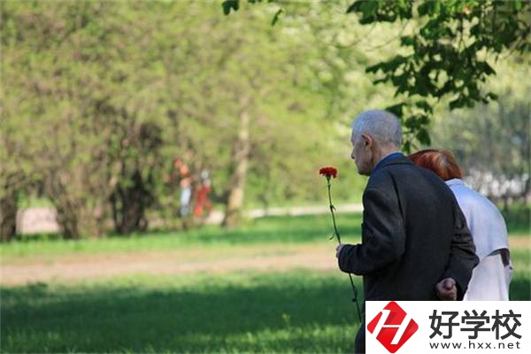 懷化有退役軍人可以讀的中職學(xué)校嗎？有什么優(yōu)待？