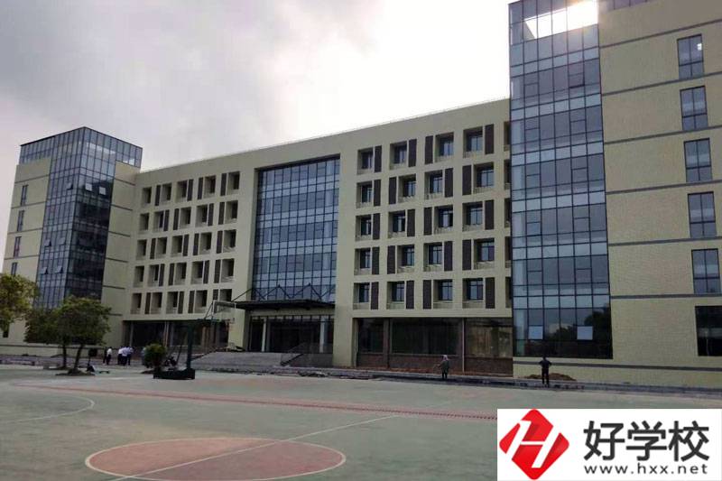 永州工業(yè)貿(mào)易中等專(zhuān)業(yè)學(xué)校有哪些專(zhuān)業(yè)？