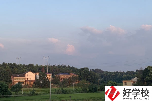 張家界高鐵鐵路學(xué)校好不好？就業(yè)前景怎么樣？