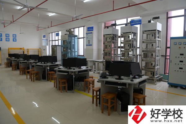 華容縣職業(yè)中專有哪些好的專業(yè)，就業(yè)前景怎么樣？