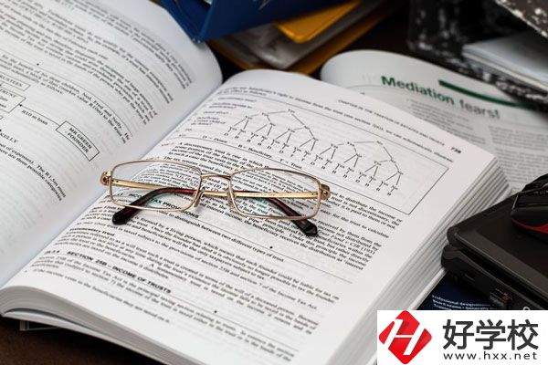 湘潭工業(yè)貿(mào)易中等專(zhuān)業(yè)學(xué)校怎么樣？在哪里？