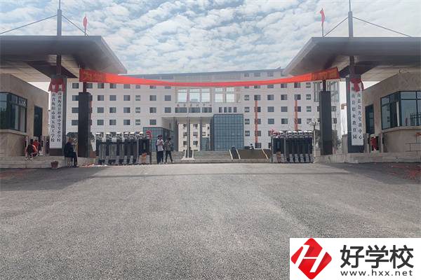 衡陽哪些學(xué)校可以學(xué)美容美發(fā)？好就業(yè)嗎？