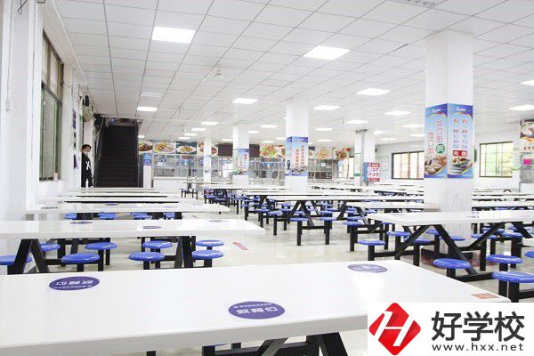 株洲鐵航衛(wèi)生中等職業(yè)技術(shù)學校的實訓(xùn)條件好不好？