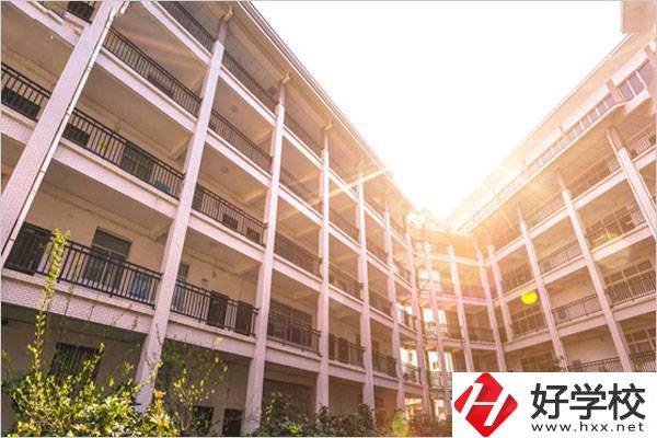 湘西的技工學(xué)校哪個(gè)比較好？有什么專(zhuān)業(yè)？