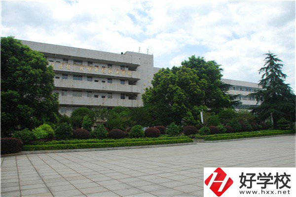 郴州市第一職業(yè)中專有多大？環(huán)境如何？