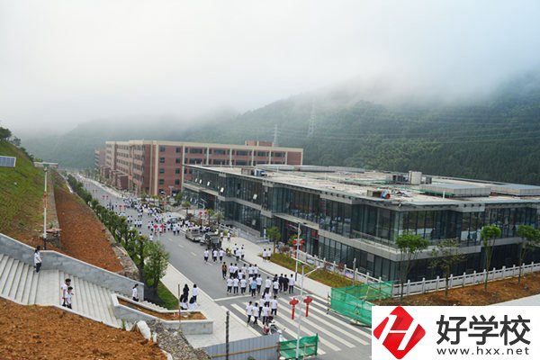 安化縣有幾所職高學(xué)校？有什么特色？