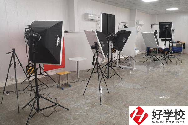 邵陽市中南科技職業(yè)學校有哪些熱門專業(yè)？