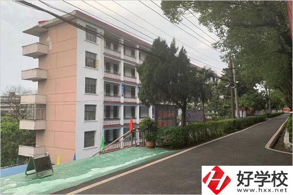 株洲市英泰職高的地址在哪？是公辦還是民辦？