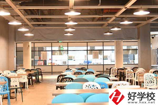 長(zhǎng)沙湘麓醫(yī)藥中專怎么樣？有哪些專業(yè)？