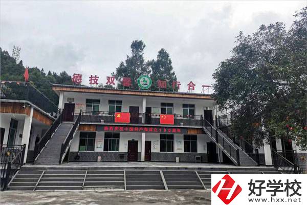 湘西乾城旅游學(xué)校是中專嗎？學(xué)校怎么樣？