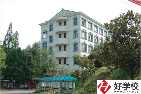 長(zhǎng)沙縣排名前三的中專(zhuān)是哪些？有什么辦學(xué)優(yōu)勢(shì)？