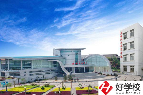 泰格林紙技工學校有哪些辦學優(yōu)勢？