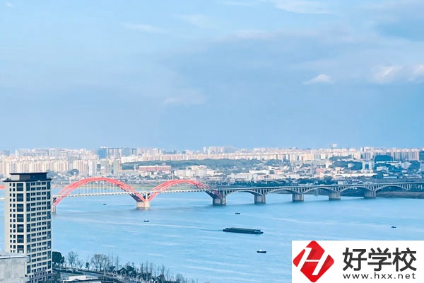 湖南建筑高級技工學(xué)校專業(yè)怎么樣？