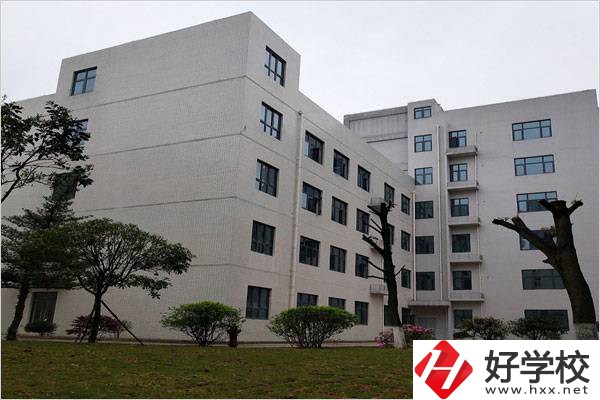 長沙的公辦職校收不收往屆生？有什么報名條件？