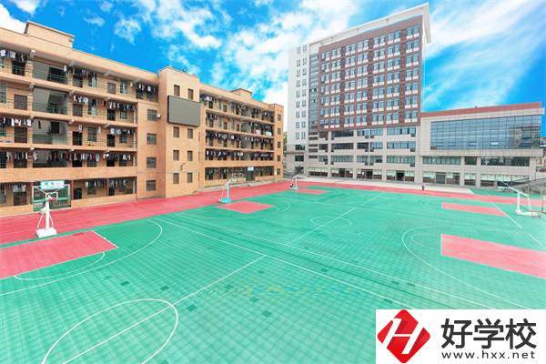 湘潭有哪些適合女生學(xué)習(xí)的職校？女生該如何選擇職校？