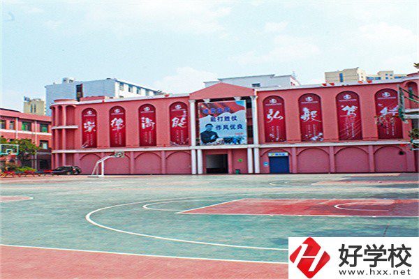 長沙民辦重點(diǎn)中專有哪些？收費(fèi)如何？