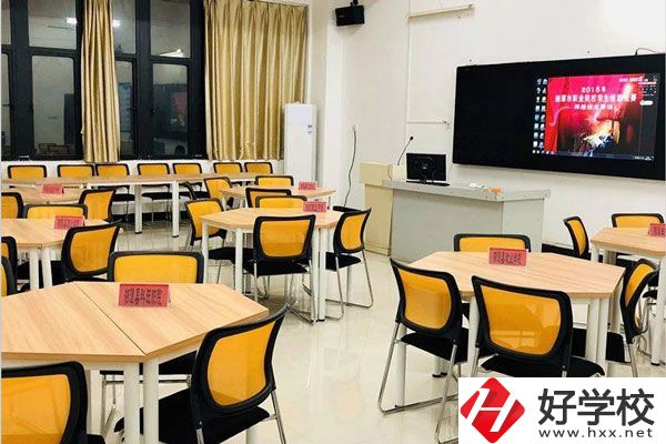 湘潭鋼鐵中職在哪里？辦學(xué)條件怎么樣？