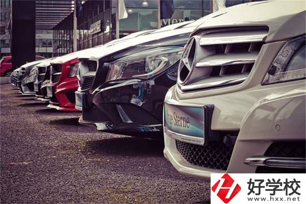 女生在湖南讀職高學什么專業(yè)好？可以參加高考嗎？
