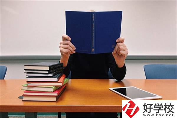 湖南初中畢業(yè)成績非常差選什么學(xué)校好？還有前途嗎？