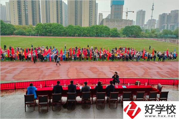 常德桃源縣機(jī)電成人中專是公辦還是民辦？就業(yè)率高嗎？