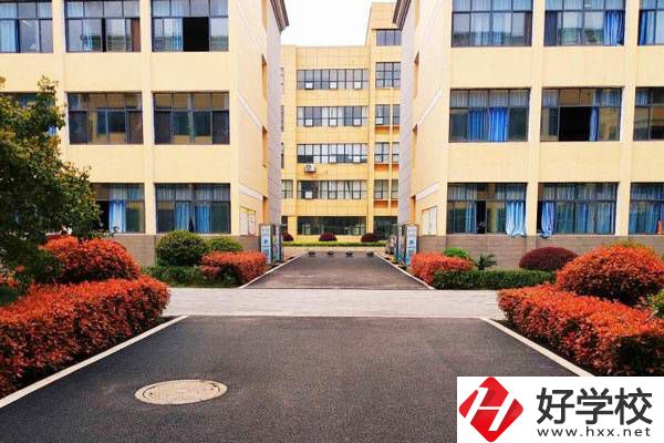 岳陽平江共有幾所中專？學(xué)校辦學(xué)有特色嗎？