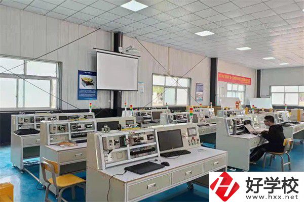 株洲哪些中職學校管理比較嚴格？校園環(huán)境怎么樣？