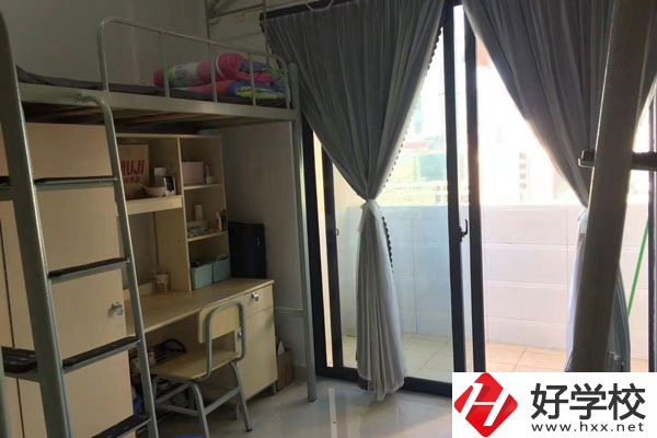 湖南建設(shè)中等職業(yè)學(xué)校收費標(biāo)準(zhǔn)怎么樣？