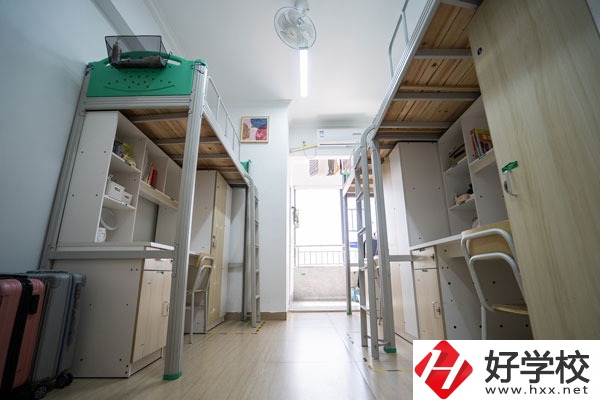 湖南智云技工學(xué)校怎么樣？收費(fèi)標(biāo)準(zhǔn)是怎樣的？