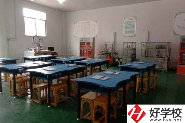 湘西涉外經(jīng)濟(jì)職業(yè)學(xué)校辦學(xué)條件怎么樣？有哪些特色專業(yè)？