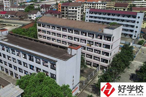 益陽市衛(wèi)生職業(yè)技術(shù)學(xué)校地址在哪，有哪些辦學(xué)特色？