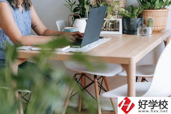 衡陽(yáng)農(nóng)工貿(mào)職業(yè)學(xué)校好不好？宿舍怎么樣？