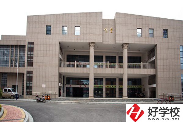 鳳凰縣職業(yè)中專學(xué)校怎么樣，有哪些招生專業(yè)？