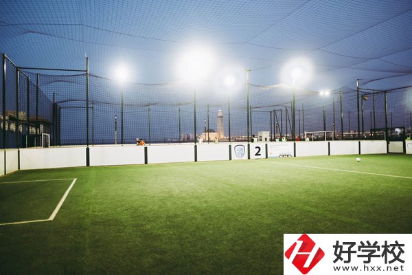 核工業(yè)衛(wèi)生學校助產專業(yè)怎么樣？宿舍怎么樣？