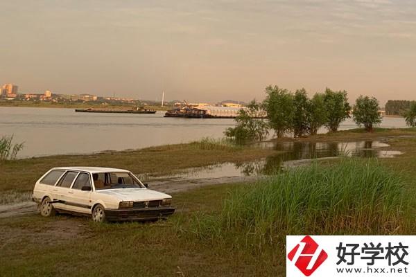 初中畢業(yè)想在懷化讀中專，有哪些好學(xué)校推薦？