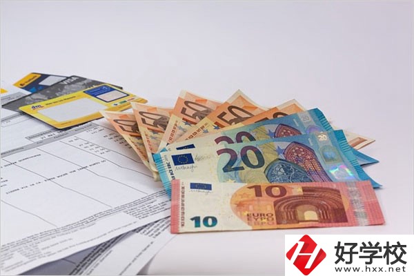 益陽技校的學(xué)費(fèi)是多少？讀技校怎么樣？