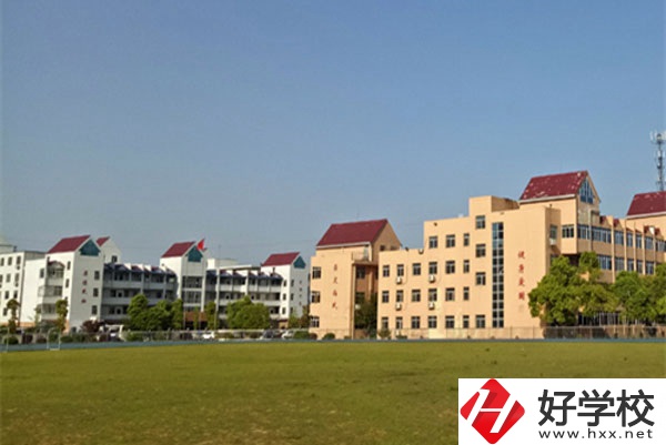 岳陽通達職業(yè)技術(shù)學(xué)校環(huán)境如何呢？宿舍條件怎么樣？