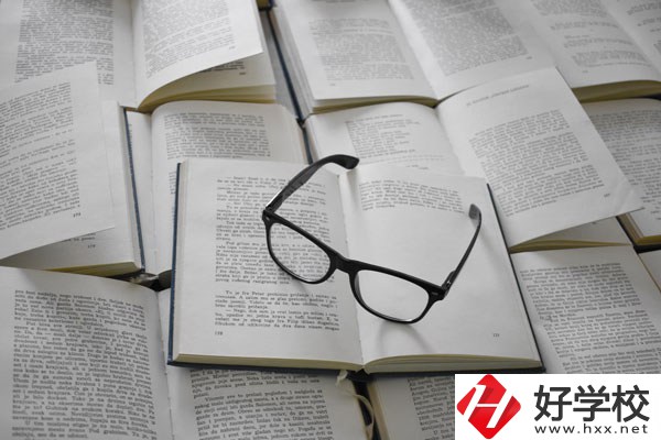 女生在衡陽讀衛(wèi)校怎么樣？有前途嗎？