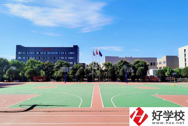 想學(xué)新媒體運營專業(yè)，長沙有合適的中職學(xué)校嗎？