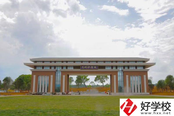 郴州思科中等職業(yè)學(xué)校有哪些優(yōu)秀教師？