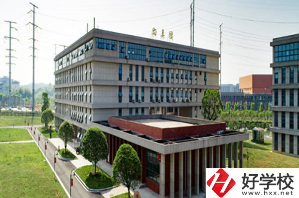 株洲市工業(yè)中等專業(yè)學(xué)校怎么樣？食堂飯菜好不好？